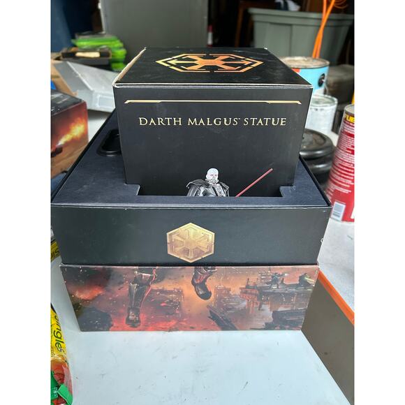 Star Wars*EMPTY BOX* The Old Republic
Darth Malgus Collectors Edition statue box - Picture 7 of 11